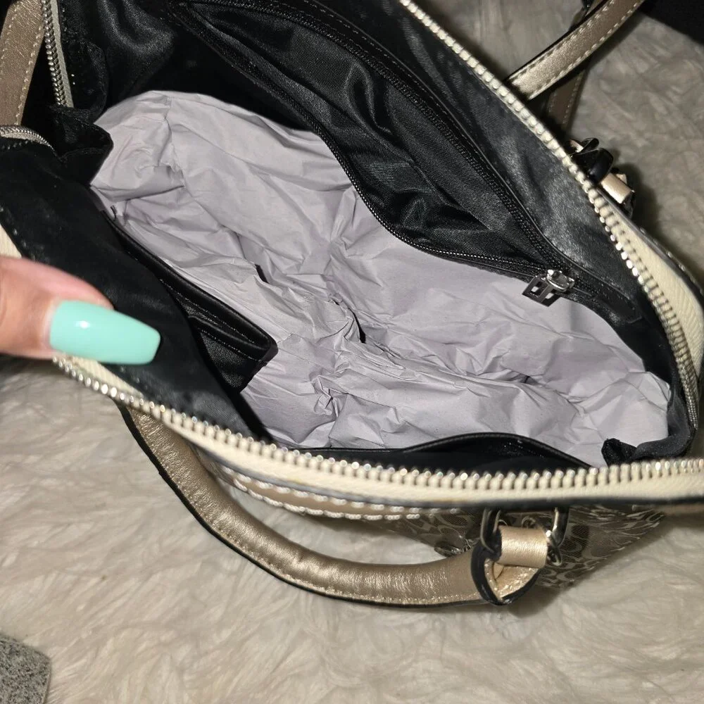 GUESS HANDBAG - Picture 5 of 5